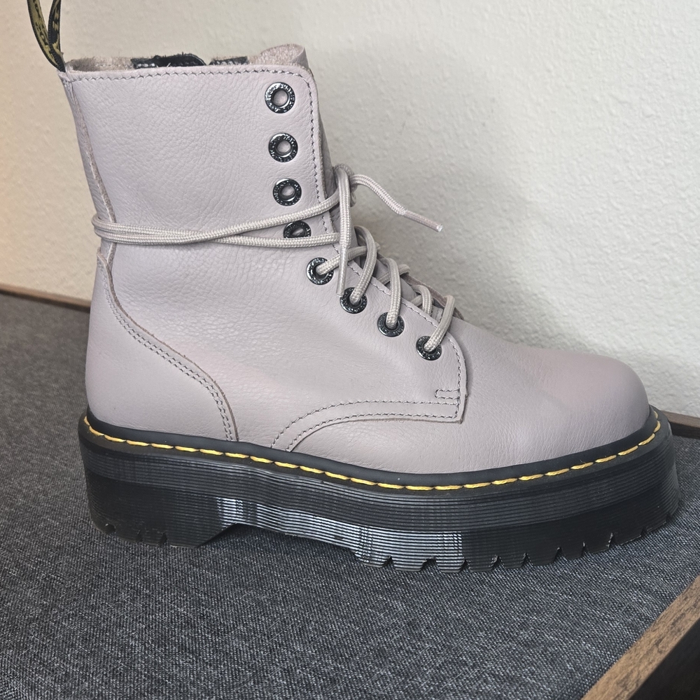 Dr Martens Taupe Jadon Platform